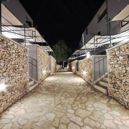 Apartments Kala mendula Sutivan Bagian luar foto