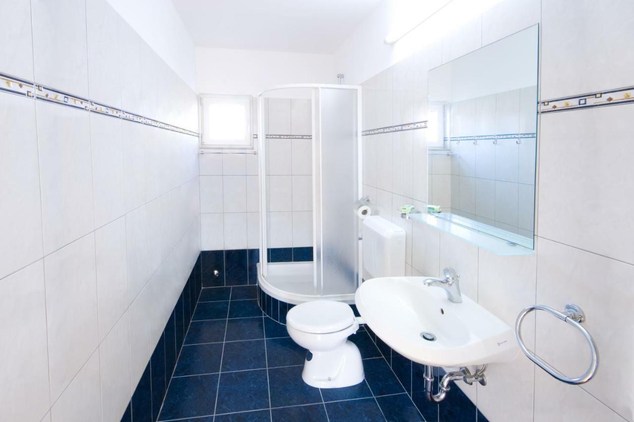 Apartments Kala mendula Sutivan Bagian luar foto