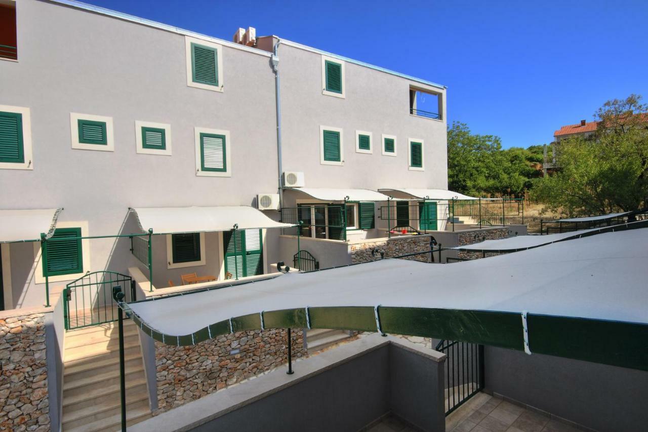 Apartments Kala mendula Sutivan Bagian luar foto