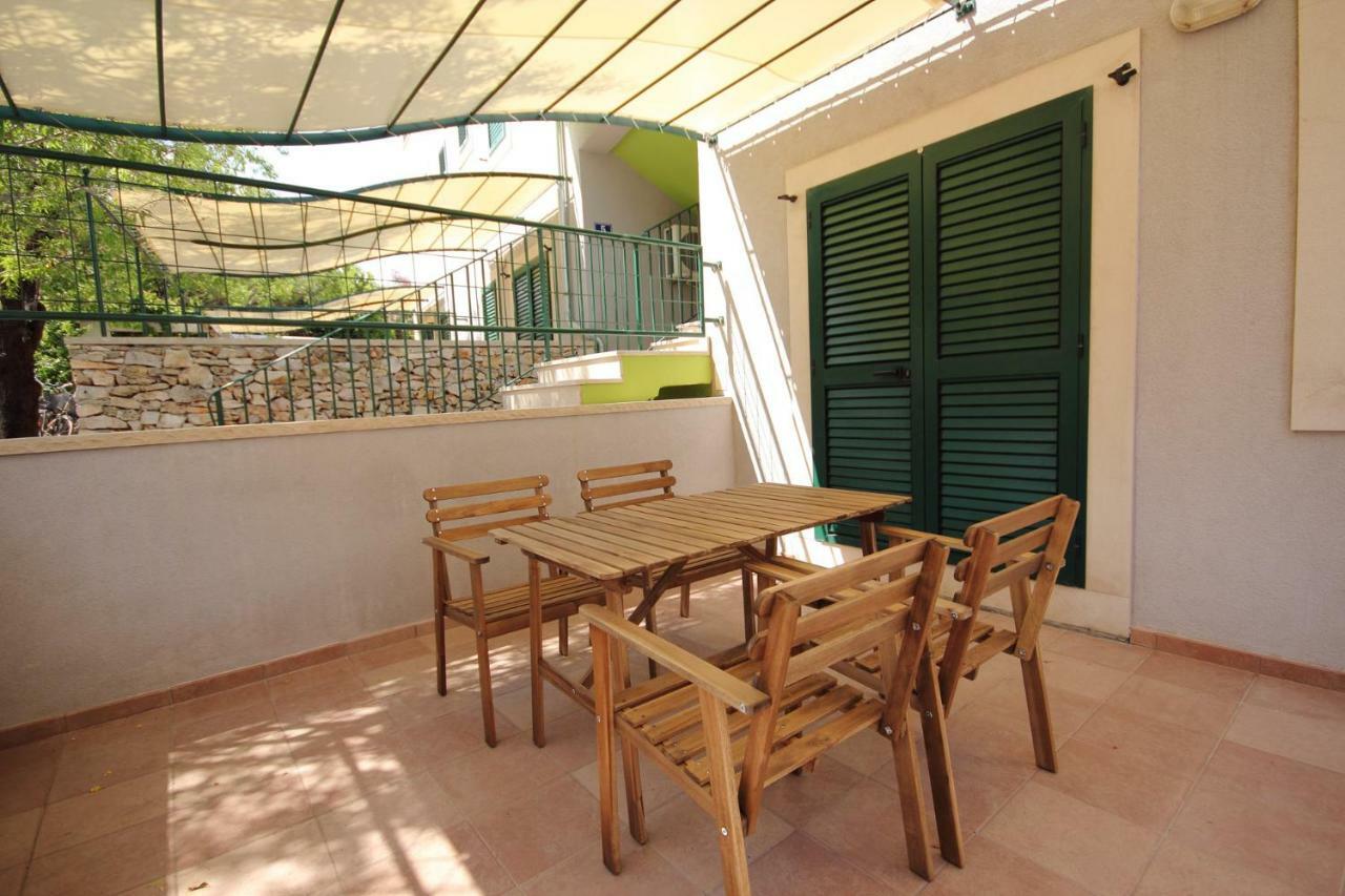 Apartments Kala mendula Sutivan Bagian luar foto